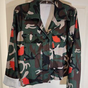 NEW Shein cropped camo & kisses top